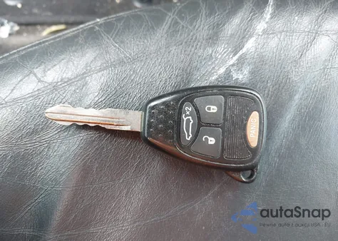 2010 Chrysler Sebring Limited z USA, uszkodzony, nr VIN 1C3CC5FB4AN132732